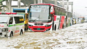 কখনও জলাবদ্ধ হয়নি এমন এলাকায় থইথই পানি