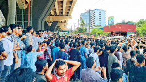 দুর্যোগের মধ্যে এইচএসসি পরীক্ষা  নিয়ে তোপের মুখে শিক্ষামন্ত্রী