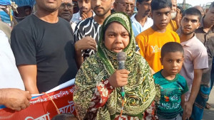‘১২ দিন পার হলেও স্বামীর খুনিরা ধরা পড়েনি কেন’