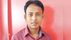 মিলনের খোঁজ এখনও মেলেনি, বাবাকে খুঁজছে ছোট্ট মারিয়াম