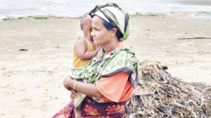 এই কূলে সাগর, ওই কূলে নদী মাঝখানে বাঁচার লড়াই