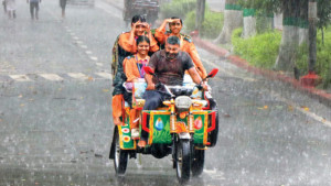 আট বিভাগেই ভারী বৃষ্টির আভাস