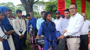 পদ্মার দুর্গম চরে বাল্যবিবাহ ও মাদকবিরোধী  সমাবেশ