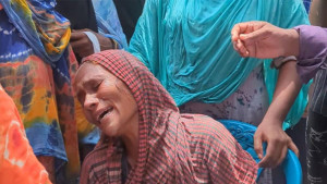 পদ্মার স্রোতে নিমেষেই তলিয়ে গেলেন বাবা-ছেলে