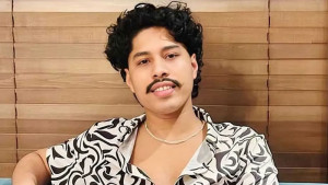 ডেভিড ইমনের  কাছে ভারতের  আধার কার্ড