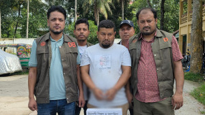স্কুলছাত্র ইথান গুলিবিদ্ধের ঘটনায় শীর্ষ সন্ত্রাসী অপু গ্রেপ্তার, পিস্তল-গুলি উদ্ধার