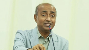 সাবেক রাষ্ট্রপতির বিরুদ্ধে ওঠা দুর্নীতির অভিযোগ পর্যালোচনা করছে সরকার: আইনমন্ত্রী