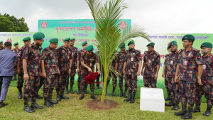 পিলখানায় বৃক্ষরোপণ কর্মসূচি উদ্বোধন করলেন বিজিবি মহাপরিচালক