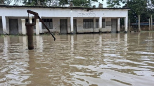 ধলাই নদীর ভাঙনে কমলগঞ্জে বন্যা, পানিবন্দি ১৫ হাজার মানুষ