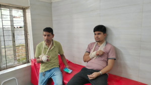 সোনারগাঁয়ে আসামি ধরতে গিয়ে তিন পুলিশ সদস্যকে কুপিয়ে জখম