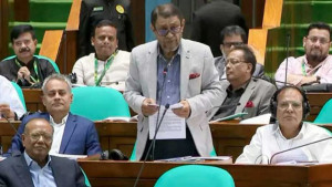 ‘সো বিজি?’– স্বাস্থ্যমন্ত্রীর মনোযোগ চাইলেন স্পিকার
