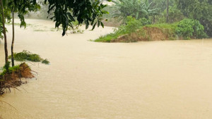 লোহাগাড়ায় অর্ধশতাধিক গ্রাম প্লাবিত, তলিয়ে গেছে সড়ক
