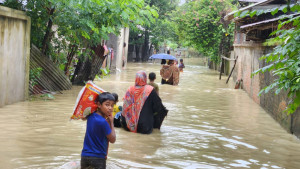 কক্সবাজারে এখনও পানিবন্দী ৪ লাখ মানুষ