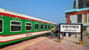 ৫ দিন বন্ধ থাকার পর চট্টগ্রাম-কক্সবাজার রুটে ট্রেন চলাচল শুরু