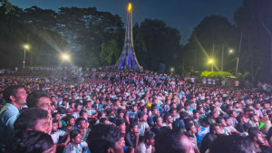 রাত জেগে ফুটবল-উন্মাদনা, ভোরে আর্জেন্টাইন ভক্তদের চবিতে উল্লাস