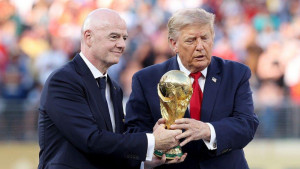চরম সংকটে ফিফা, ফুটবল কি বিভক্ত হয়ে যাবে?