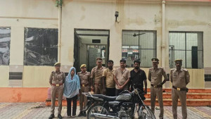 ঘুমের ওষুধ খাইয়ে শরীরে বিষধর সাপ ছেড়ে স্বামীকে হত্যার অভিযোগ, স্ত্রী ও প্রেমিক গ্রেপ্তার