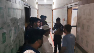আবাসিক হোটেল থেকে যুবকের মরদেহ উদ্ধার, মিলল ৬ পাতার চিরকুট