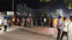 বাকৃবিতে দুই হলের শিক্ষার্থীদের মধ্যে সংঘর্ষ, আহত ১৩