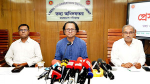 মন্ত্রিসভায় রদবদলের বিষয়ে নিশ্চিত কোনো তথ্য নেই: তথ্য উপদেষ্টা 