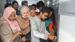 দোসর আখ্যা দিয়ে ঝুলানো তালা খোলা হয়নি দুদিনেও