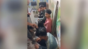 যুবদল নেতার কার্যালয়ে আটকে ৪ যুবককে নির্যাতন, ভিডিও ভাইরাল