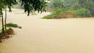 সংসদে ৩ এমপি, পানিতে ভাসছে চট্টগ্রাম