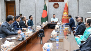 পোশাক শিল্প বিকাশে প্রতিবন্ধকতা দ্রুত দূর করার নির্দেশনা প্রধানমন্ত্রীর