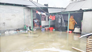 কোথাও ৬ মাস, কোথাও ৯ মাস পানি