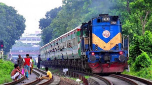চলন্ত ট্রেনে পাথর নিক্ষেপ, বাউবি শিক্ষার্থী সাব্বিরের চোখের আলো নিভে গেল