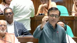 ভারতের সঙ্গে বাণিজ্য ভারসাম্যহীনতা কমাতে উদ্যোগ নিয়েছে সরকার