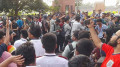 সংসদ ভবনের সামনে আন্দোলনকারী পরীক্ষার্থীদের অবস্থান