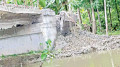 কাজ শেষের আগেই সেতুর উইং ওয়ালে ফাটল