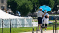 তীব্র তাপপ্রবাহে যুক্তরাষ্ট্রে স্বাধীনতা দিবসের আয়োজন ব্যাহত, রাস্তায় গলে যাচ্ছে জুতার তলা