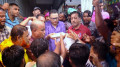 চট্টগ্রামে পানিবন্দিদের মাঝে খাবার বিতরণ করলেন এমপি নোমান