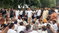 নরেন্দ্র মোদির পদত্যাগ দাবিতে বাসভবনের সামনে কংগ্রেস