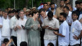 জন্মদিনের মধ্যাহ্নভোজ হঠাৎ গড়ায় মোদির পদত্যাগ দাবির বিক্ষোভে