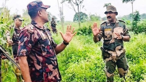 বন্দুক দেখিয়ে নারী-শিশুদের বাংলাদেশে ঠেলে দিচ্ছে বিএসএফ