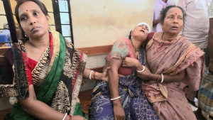 উঠানে জমে থাকা পানি নিষ্কাশনকে কেন্দ্র করে একজনকে পিটিয়ে হত্যা, গ্রেপ্তার ৪