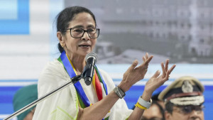 হাদি ইস্যুতে মন্তব্য ঘিরে মমতার বিরুদ্ধে ফের অভিযোগ