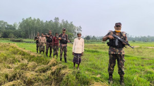 নওগাঁ সীমান্তে পুশইন ঠেকাতে কঠোর অবস্থানে বিজিবি