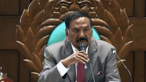 মবোক্রেসি অশ্লীল শব্দ নয়: স্পিকার