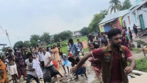 অভিযানে হামলা চালিয়ে হ্যান্ডকাপসহ আসামি ছিনিয়ে নিল মাদক কারবারীরা