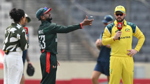 ০ রানেই অস্ট্রেলিয়ার নেই ৩ উইকেট