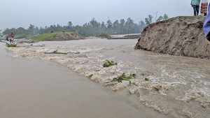 উজানের ঢল ও ভারী বৃষ্টিতে উত্তরে বাড়ছে পানি