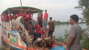 ছয় হাউসবোটকে জরিমানা  জব্দ ১৪ সাউন্ড বক্স