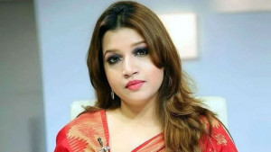 সব পত্রিকা মনের মাধুরী মিশিয়ে নিউজ করে