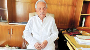 চাপের মুখে চলচ্চিত্র প্রদর্শনী স্থগিত বিচ্ছিন্ন ঘটনা