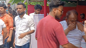 জেলা পরিষদে যুবদল কর্মীরা পেটালেন বিএনপি নেতাকে