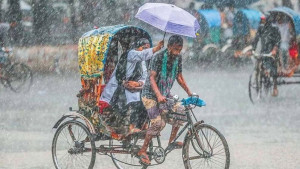 রাজধানীতে ৩ ঘণ্টার ঝুমবৃষ্টি তাপমাত্রা কমল ১০ ডিগ্রি